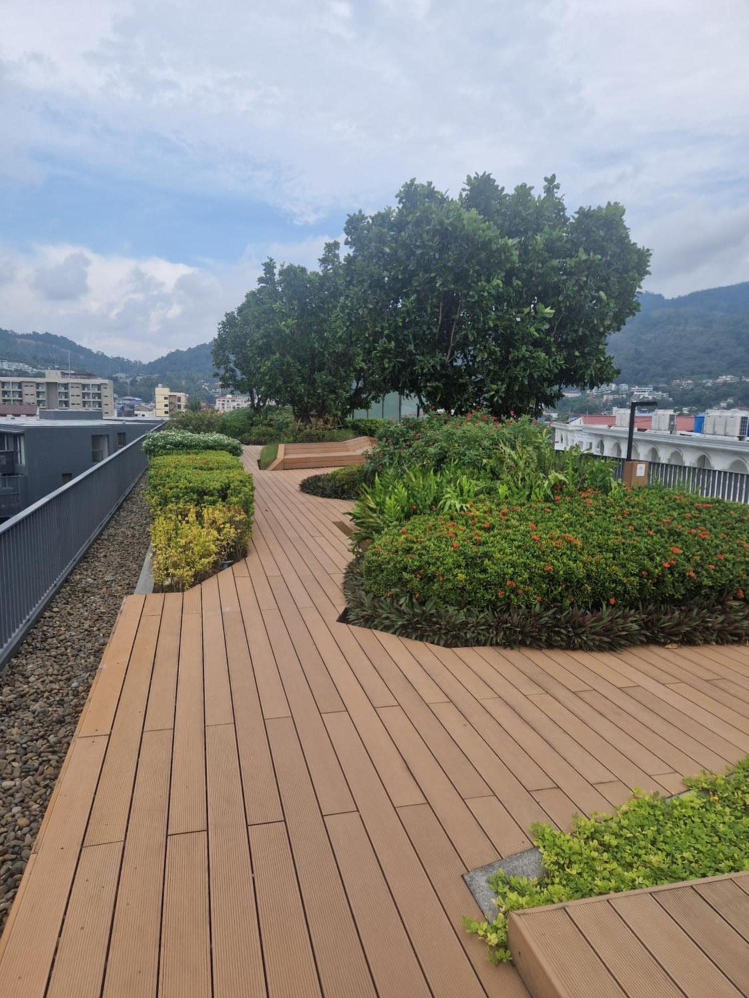 The Deck 4th Fl Pool View Patong